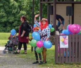 Den dětí a kácení májky